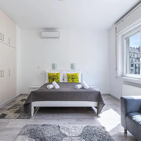 Cozy At Margaret Blvd Prime Buda Location With Ac Budapesta