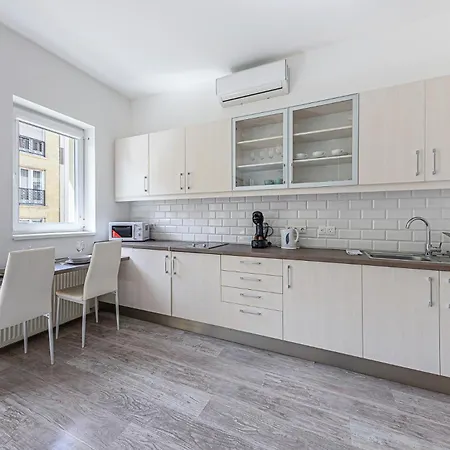 Apartament Cozy At Margaret Blvd Prime Buda Location With Ac