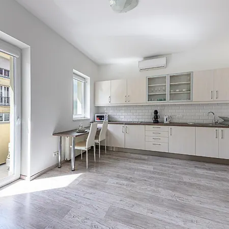 Cozy At Margaret Blvd Prime Buda Location With Ac