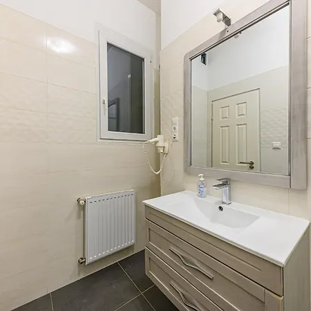 Apartament Cozy At Margaret Blvd Prime Buda Location With Ac *