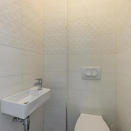 Cozy At Margaret Blvd Prime Buda Location With Ac דירה בודפשט